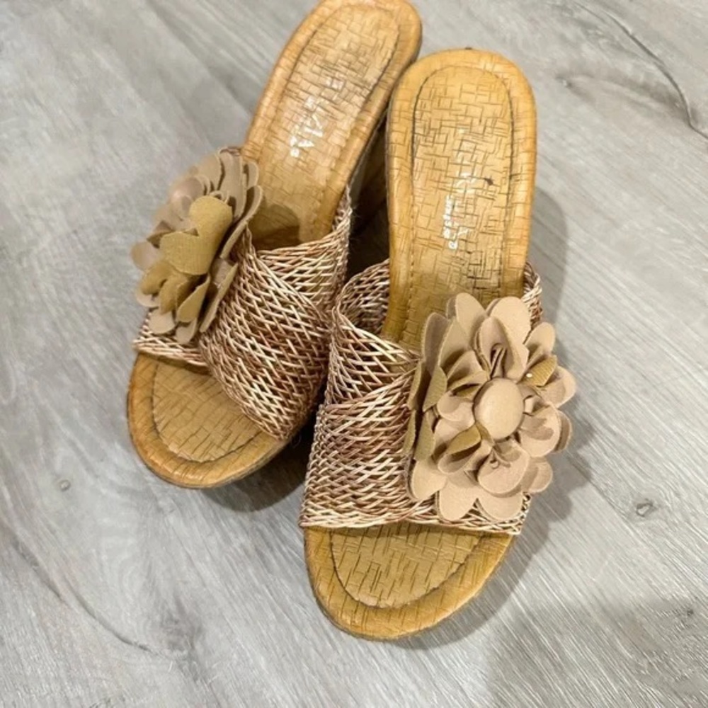 Wood grain heels